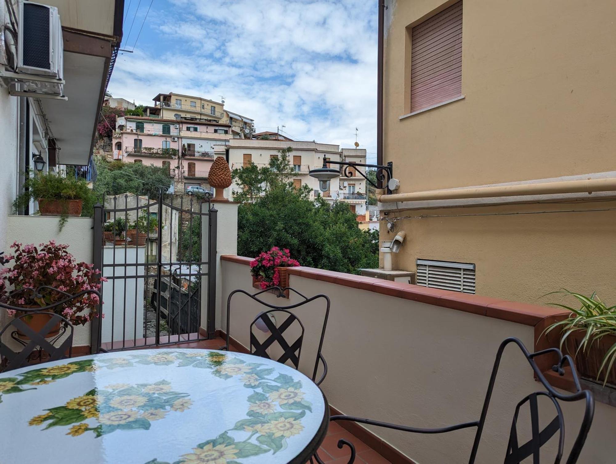 Antonino Apartment タオルミーナ エクステリア 写真